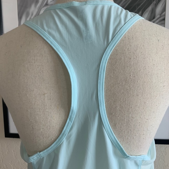 Athleta Women's Active Tank Size Medium - Picture 4 of 8